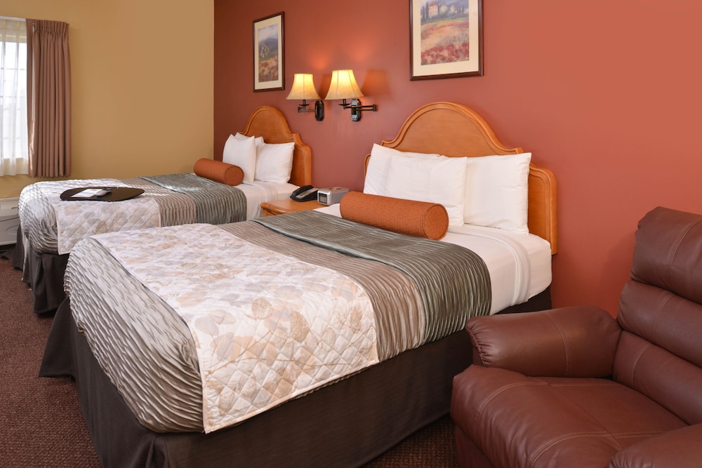 Country Hearth Inn & Suites Edwardsville St. Louis 21/51