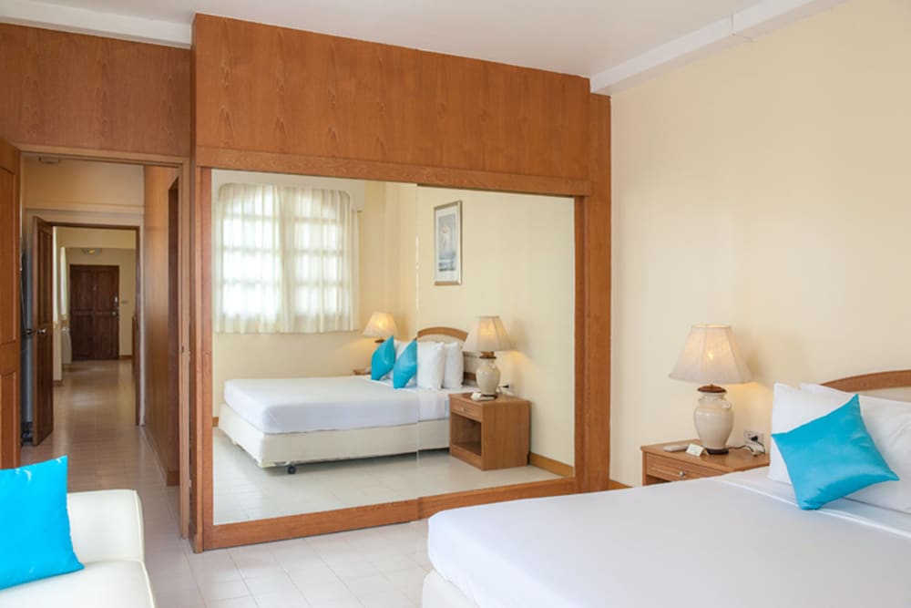 Lido Beach Hotel 24/52