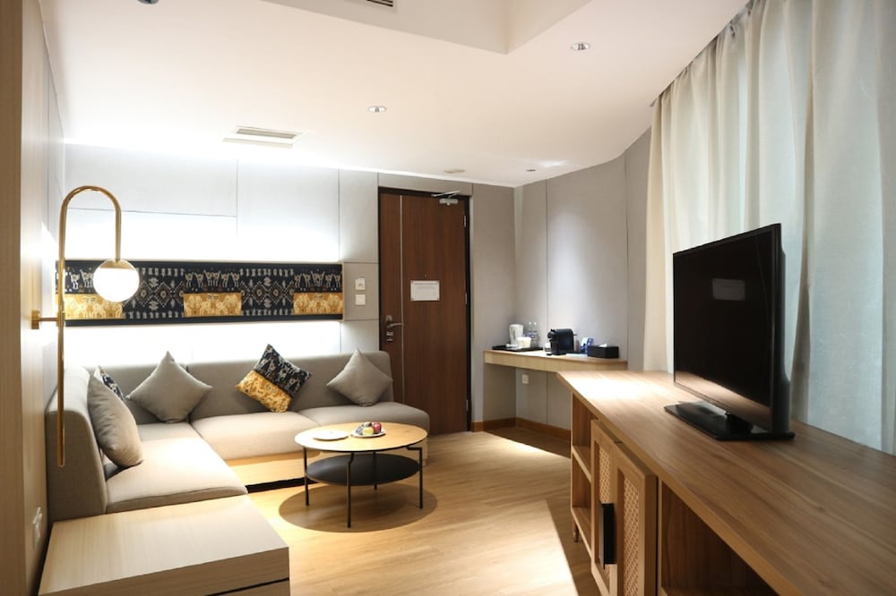 Santika Premiere Bintaro 54/78