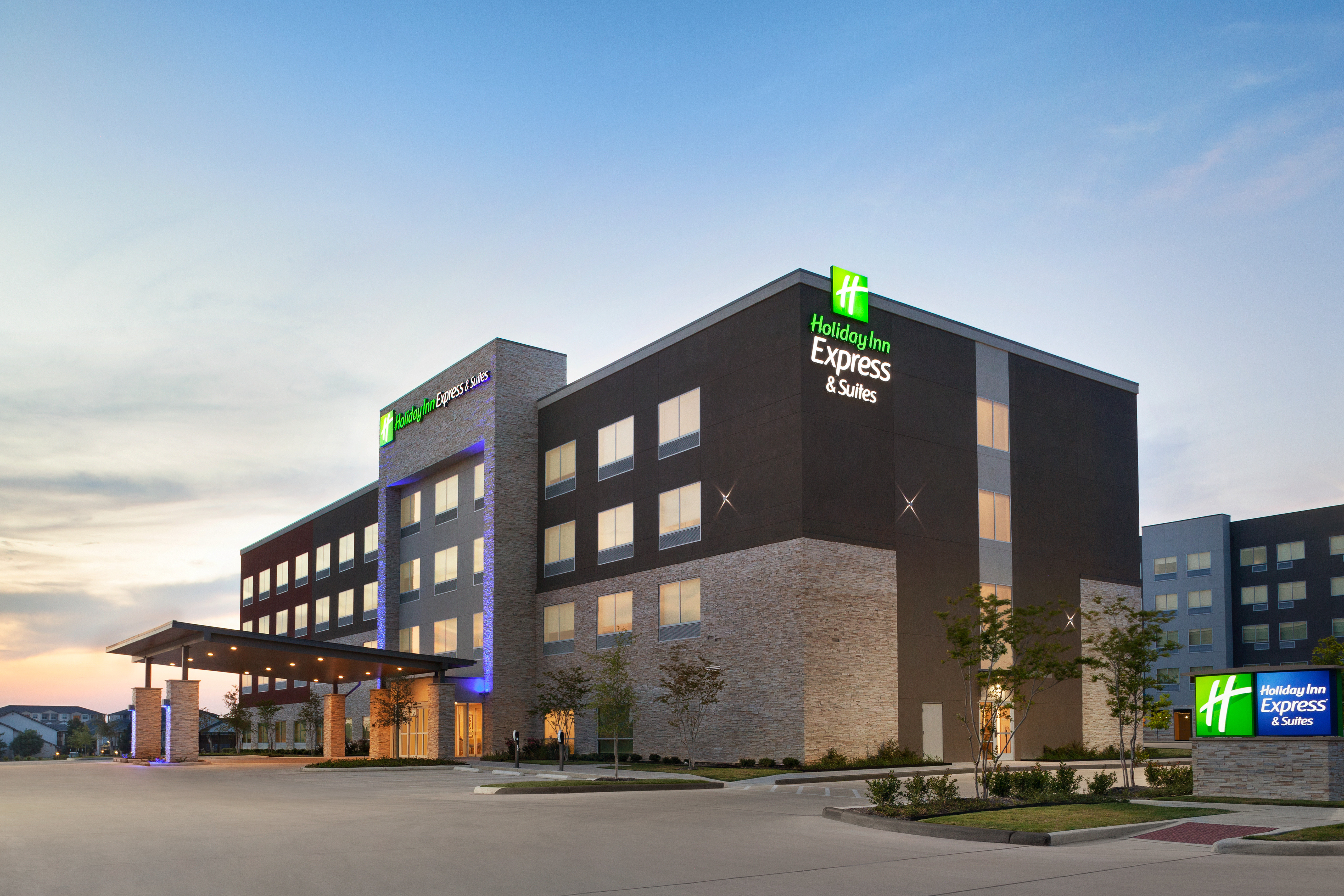 Holiday Inn Express and Suites Austin North Pflugerville 70/75