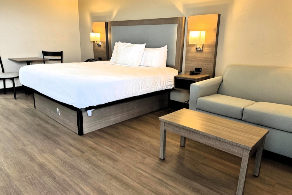 ROOM, KING BED, ACCESSIBLE