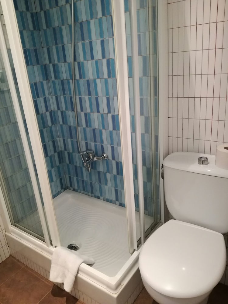 Hostal Lesseps 50/60