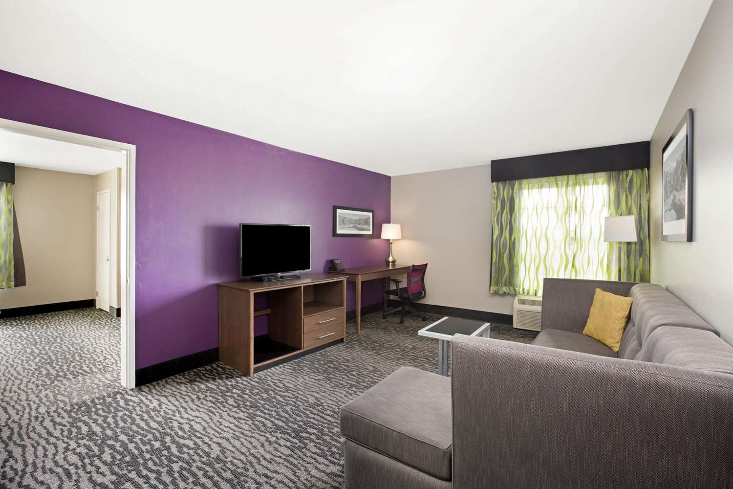 La Quinta Inn & Suites by Wyndham Visalia/Sequoia Gateway 42/60