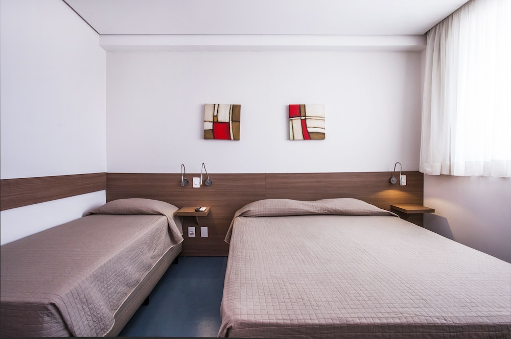 ROOM, DOUBLE BED