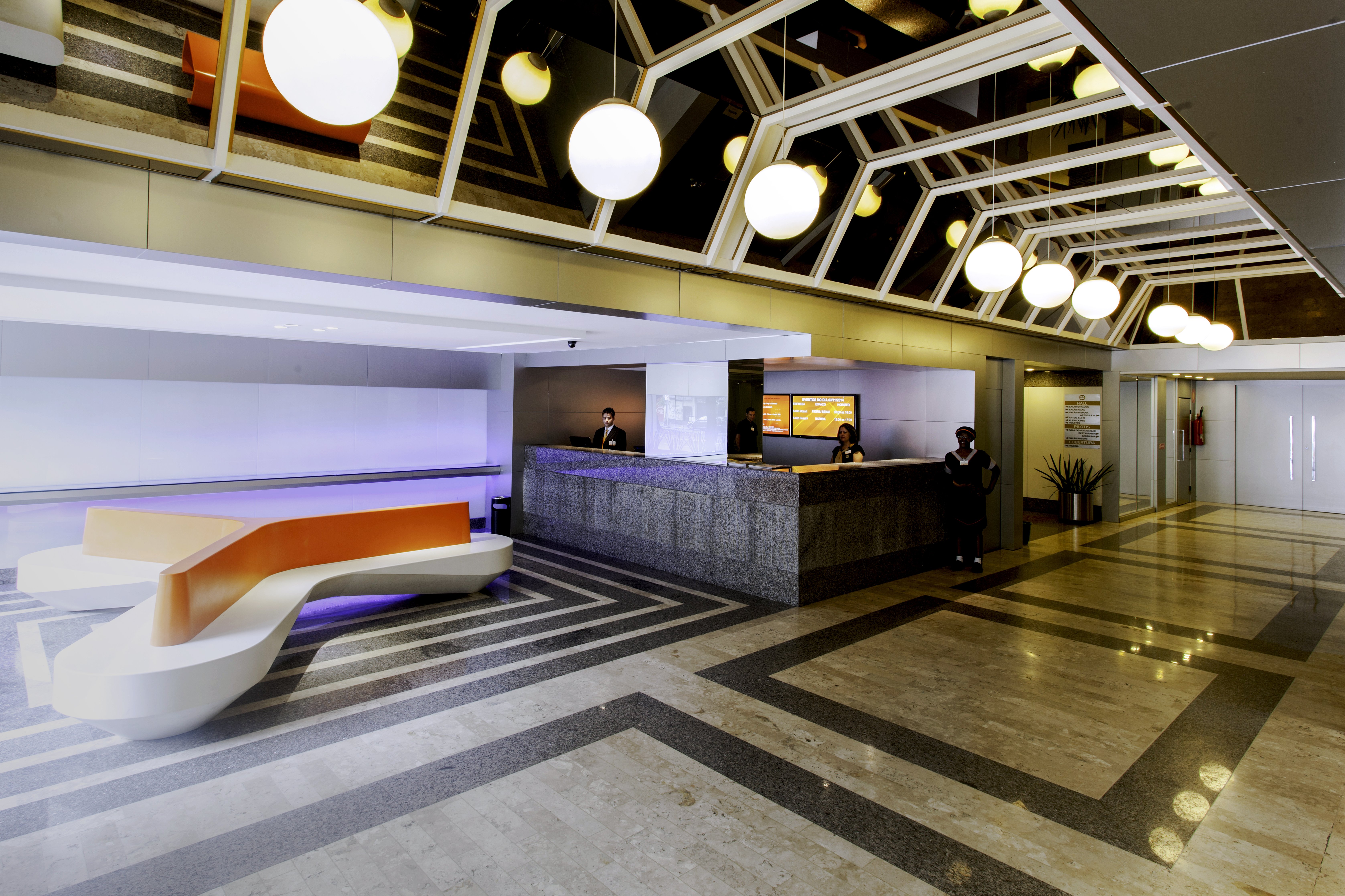 Boulevard Plaza Hotel 2/9