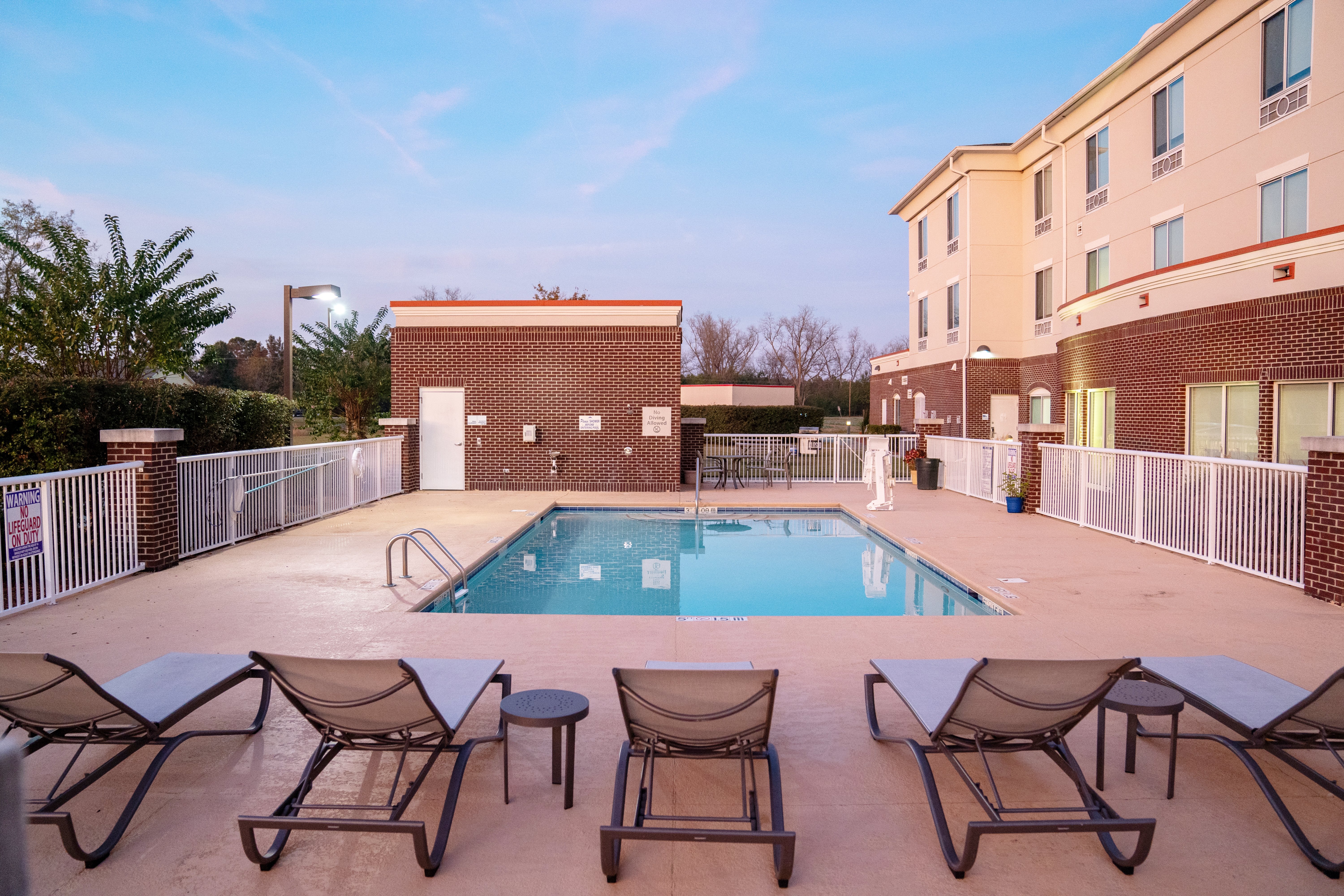 Holiday Inn Express Pembroke 46/50