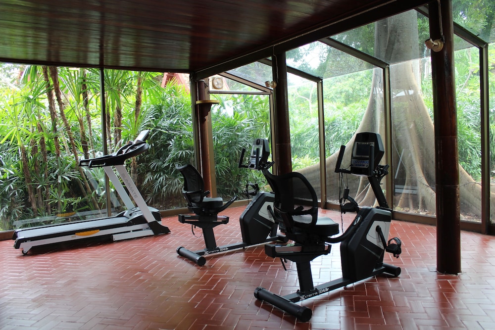 Sugar Hut Resort 40/74