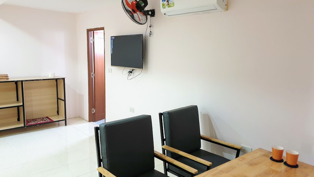B Stay Hotel 26/30