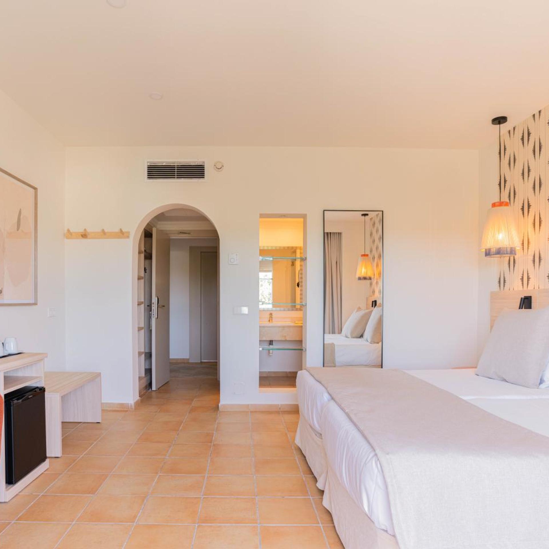 Superior, Double or Twin Bed, Sea View, Hotel Cala d Or - Adults Only 6/10
