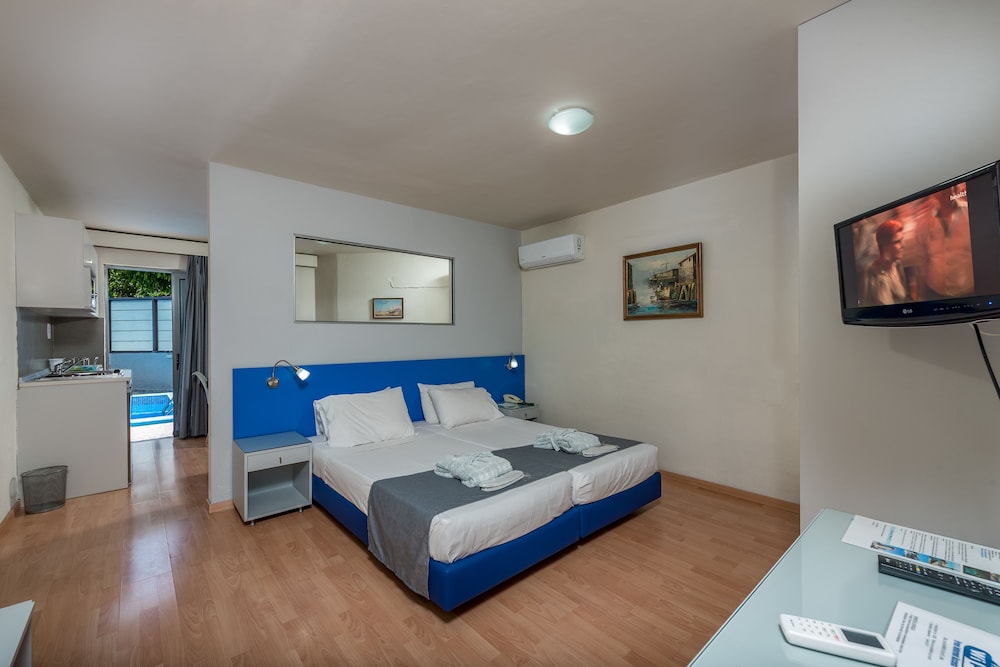 7 Palms Hotel Apartments 11/49