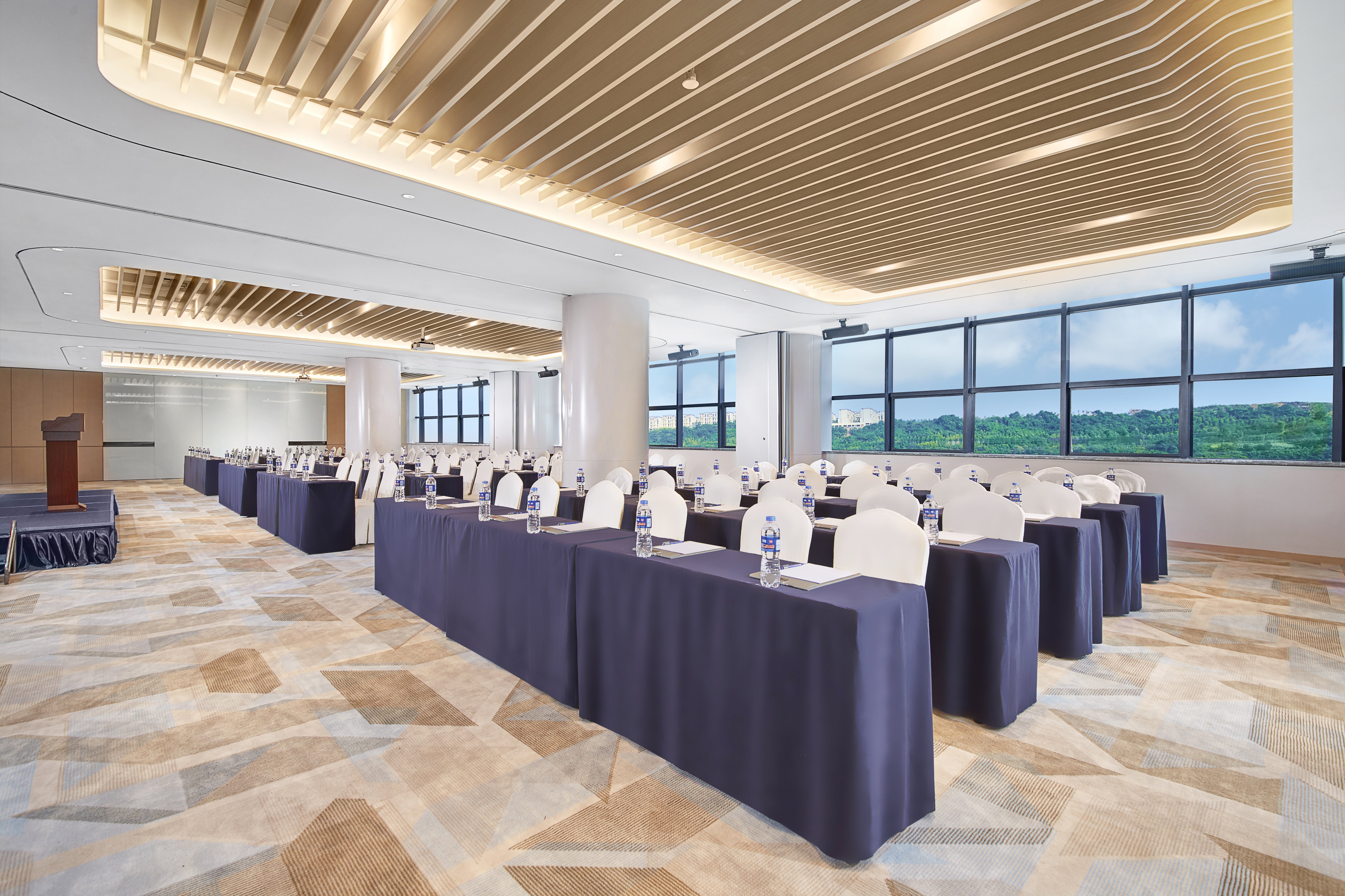 HOLIDAY INN EXPRESS Chongqing Airport Zone 12/24