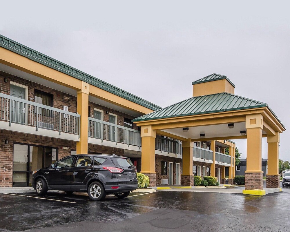 Quality Inn Franklin South 1/30