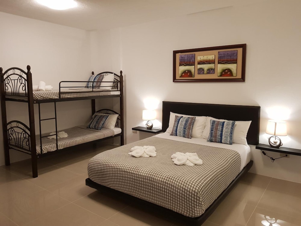 D' Gecko Hotel 10/54