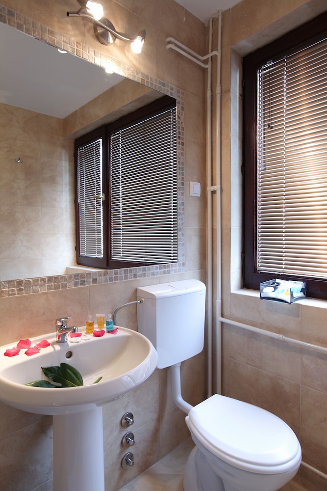 Garni Hotel Vozarev 63/67
