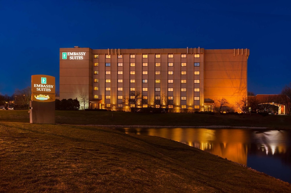 Embassy Suites by Hilton Chicago Schaumburg Woodfield 1/55