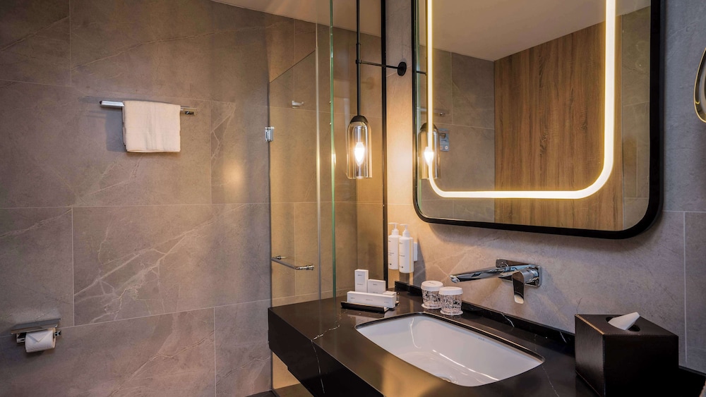 Radisson Hotel Istanbul Merter 46/48