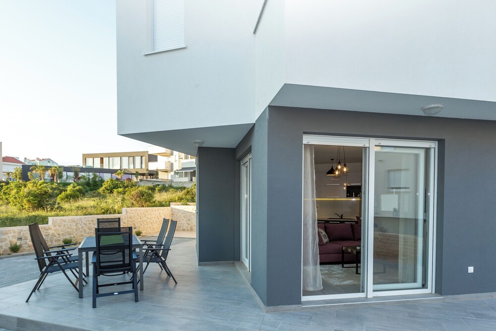 Apartments Tomana 10/50