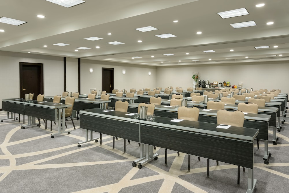 Hyatt Regency Bethesda 75/84