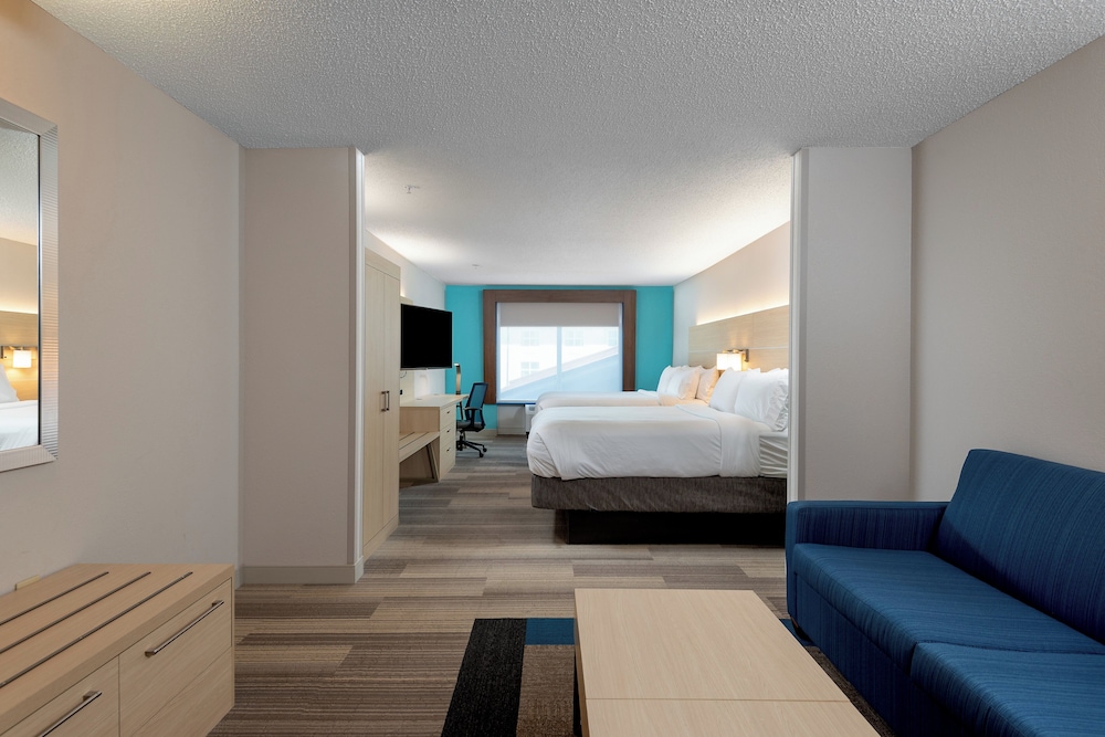 Holiday Inn Express Hotel & Suites Daphne 25/74