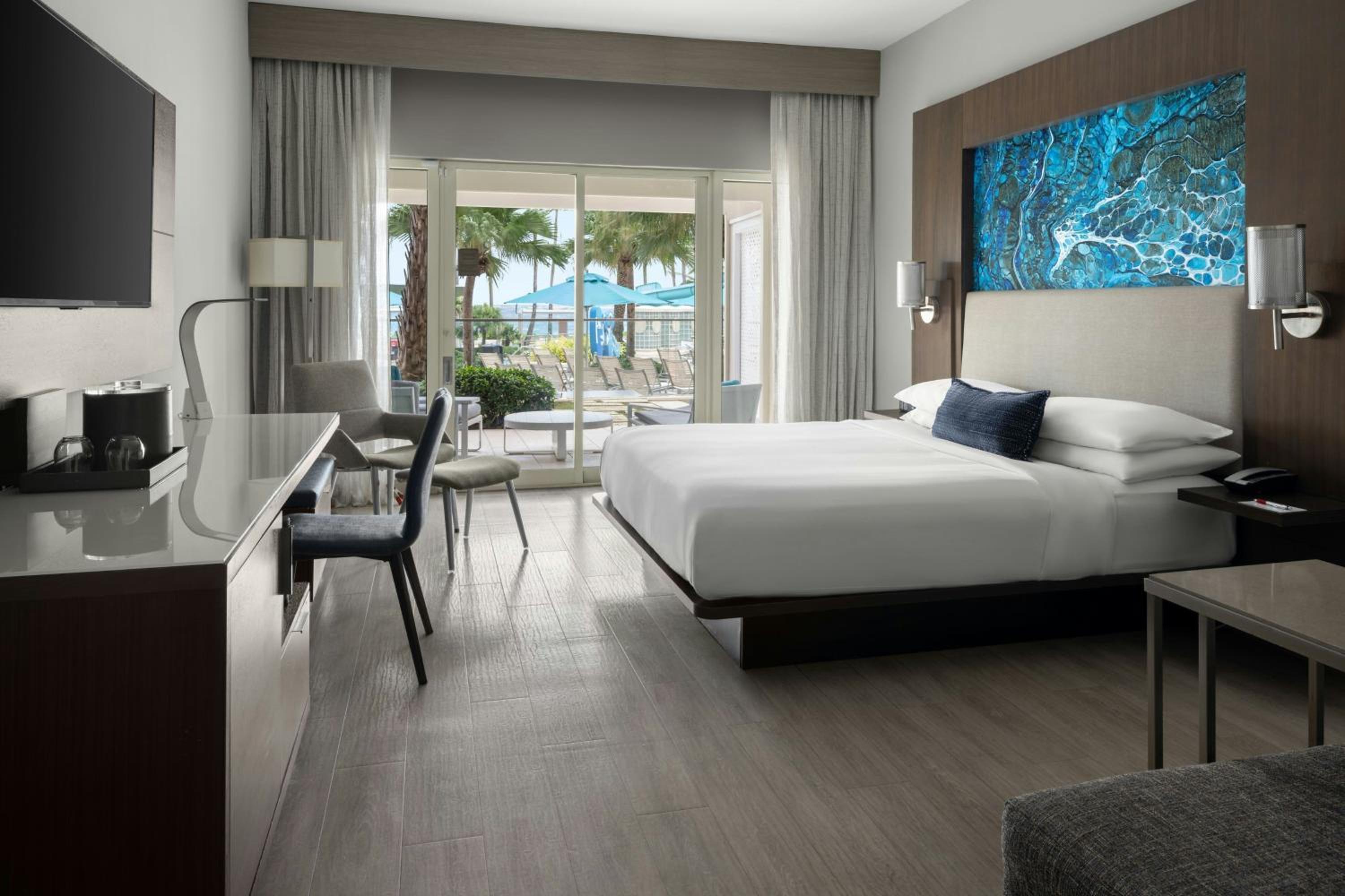 Lanai, Cabana, King Bed, Pool Access