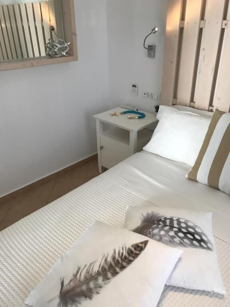 Yanna Luxury Suites 8/47