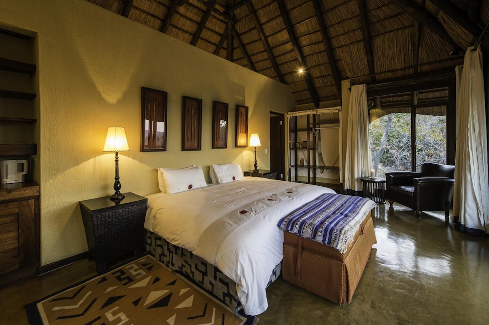 Tshwene Lodge 6/50