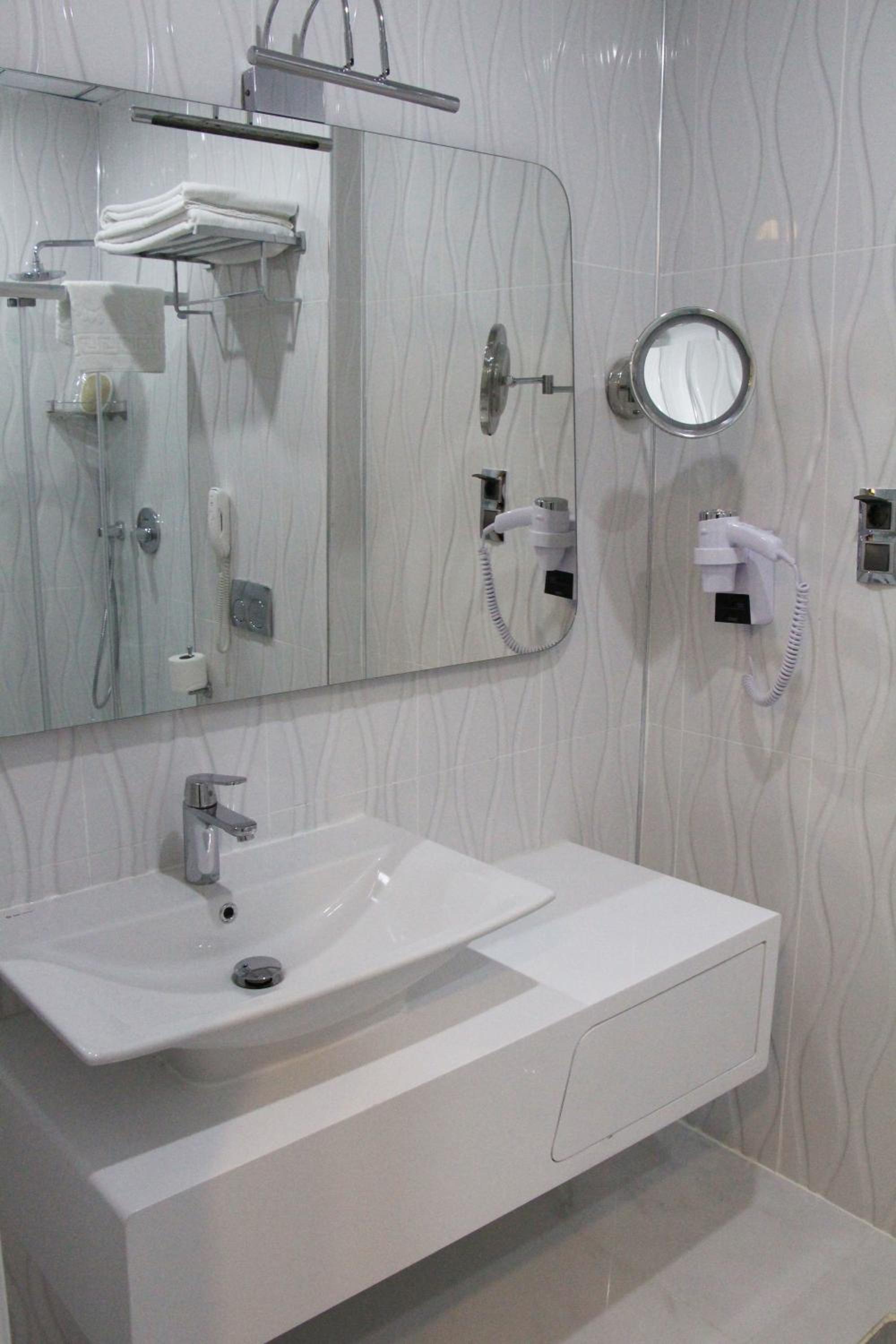 White Line Boutique Hotel 25/27