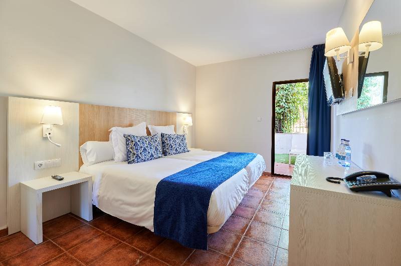 Xs, Single, Twin Beds
