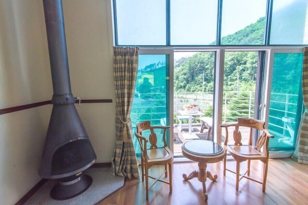 Peongcang Sunny Junny Pension 50/50