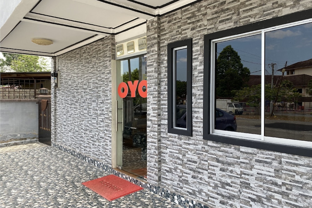 OYO 90205 Bayu Sintok Motel 10/15