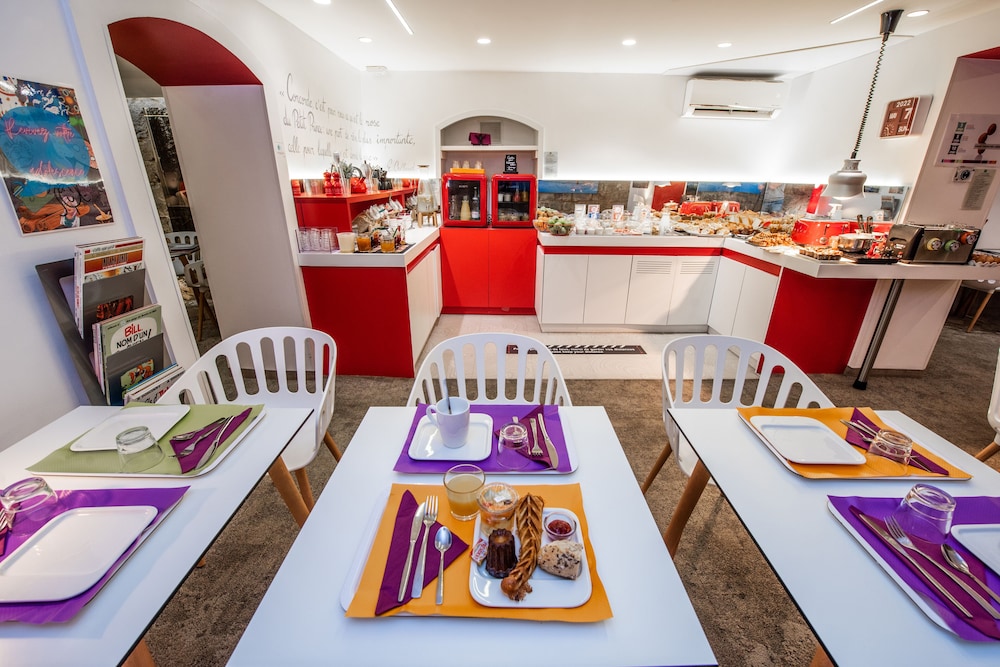 restaurant cafeteria