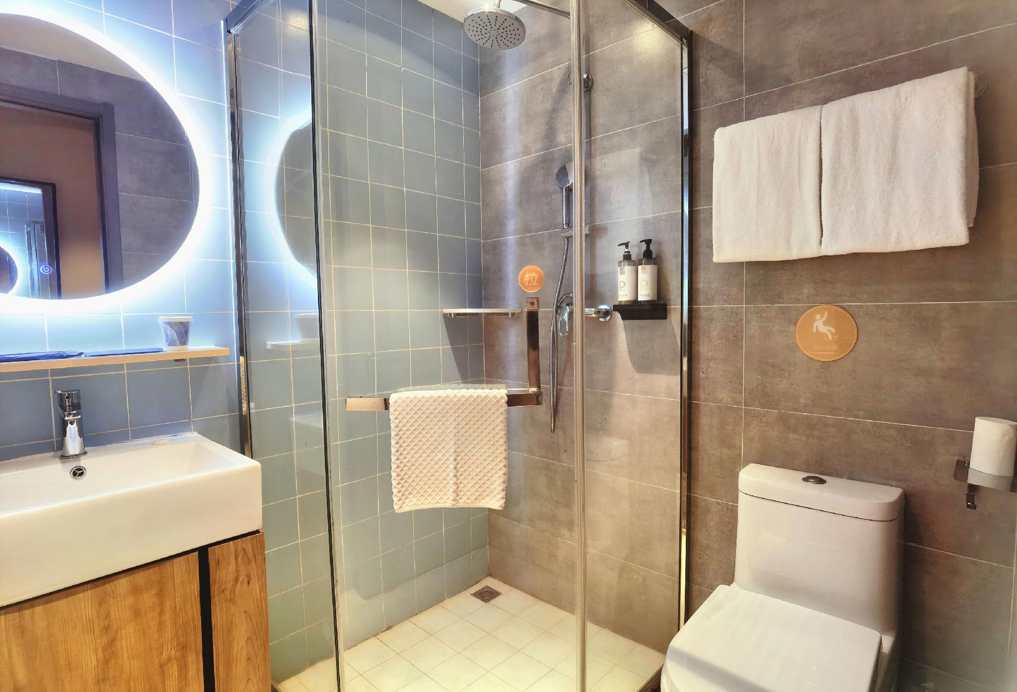 Home Inn (Fuzhou Gushan Walmart) 33/34