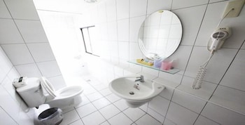 Fuchia Hotel 35/40