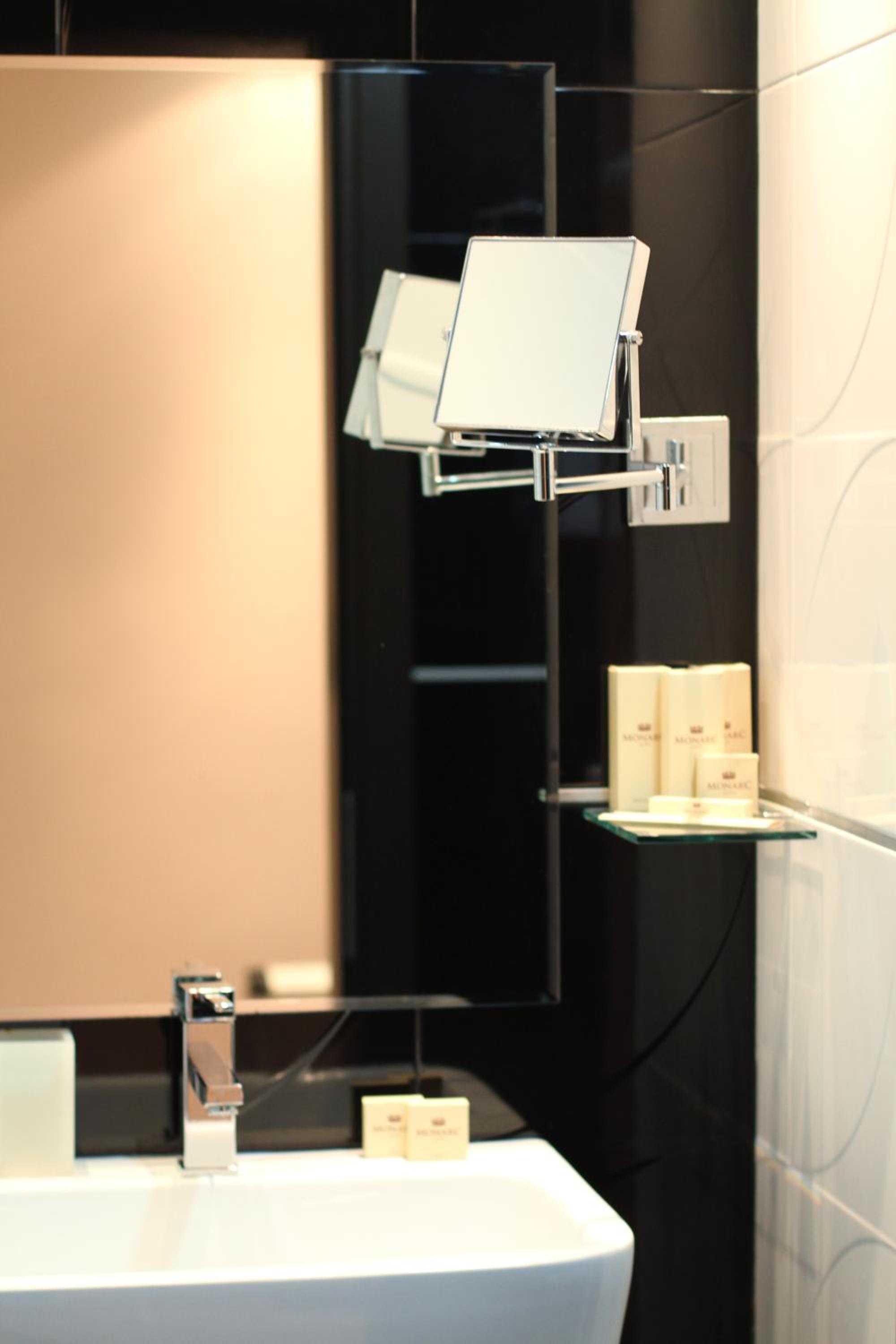 غرفة مفردة بسرير فردي