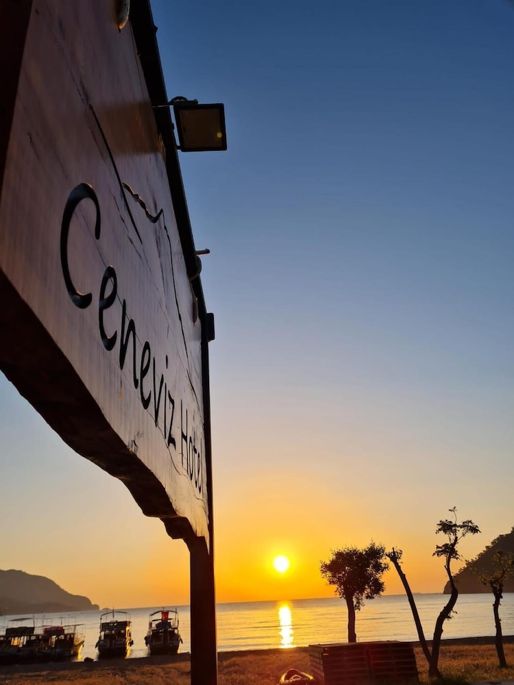Ceneviz Hotel 38/43