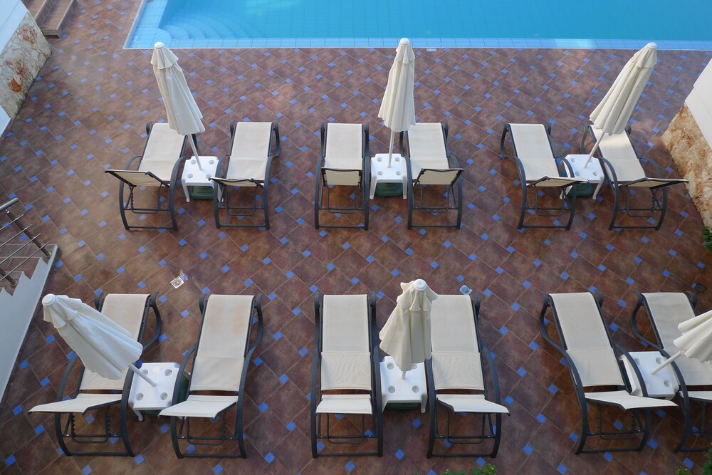 Theros Hotel 5/47