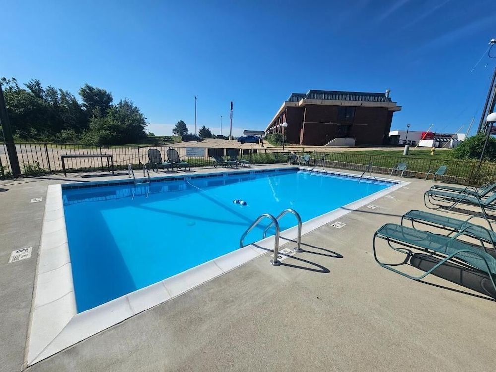Days Inn by Wyndham Rolla 29/33