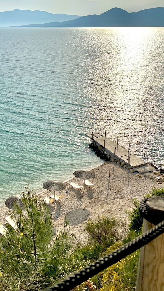 Thalassa Hotel 42/57