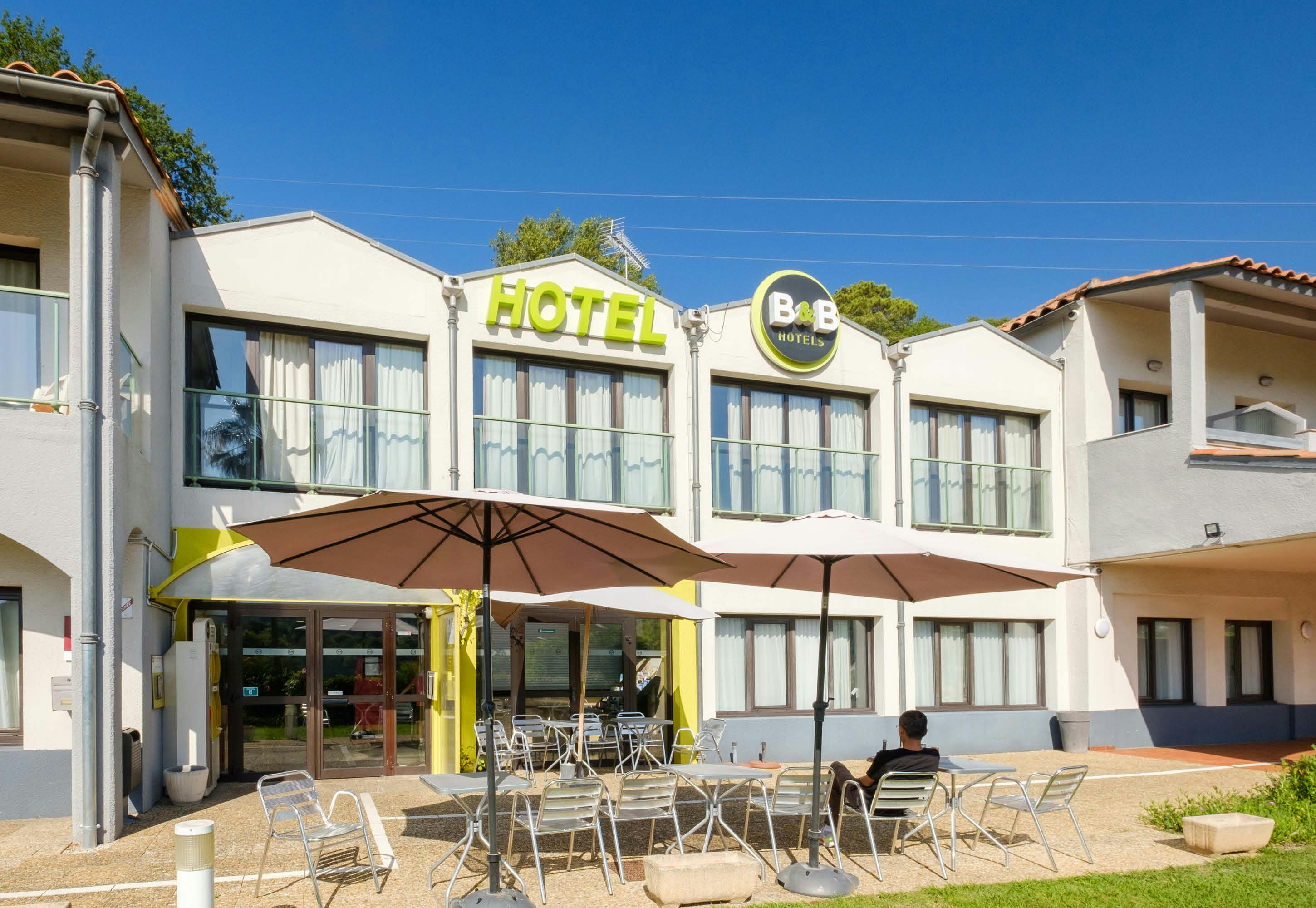 B&B Hotel Villeneuve Loubet Village in VILLENEUVE LOUBET
