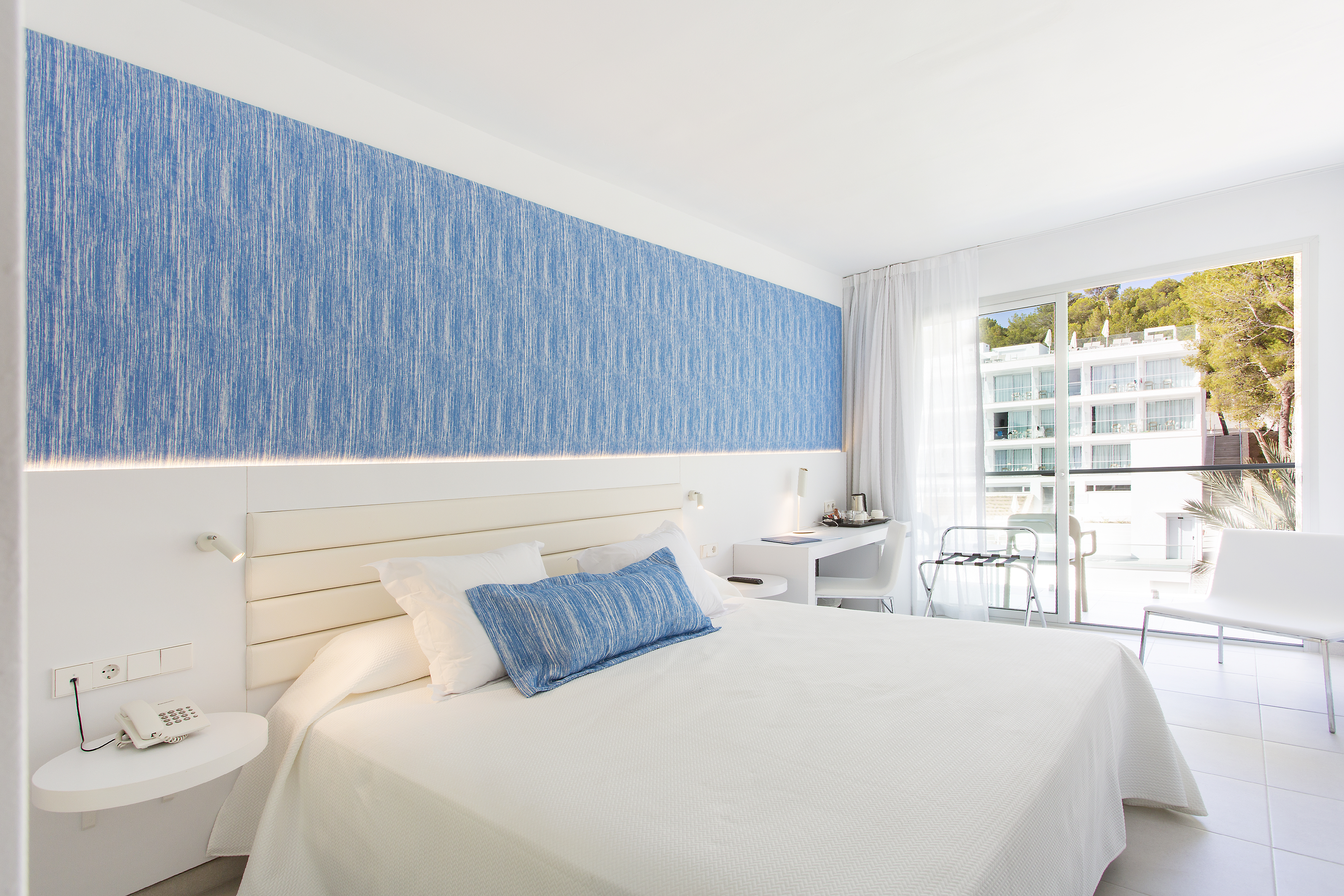 Comfort, Single, Double Bed, Pool View