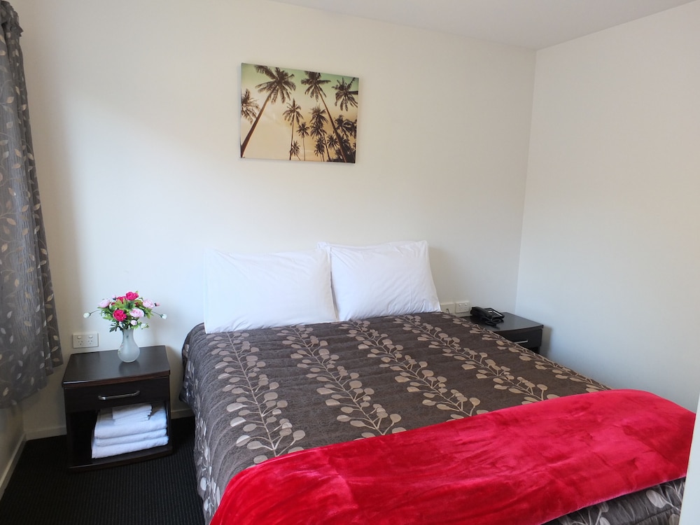 101 Stars Motel 14/40