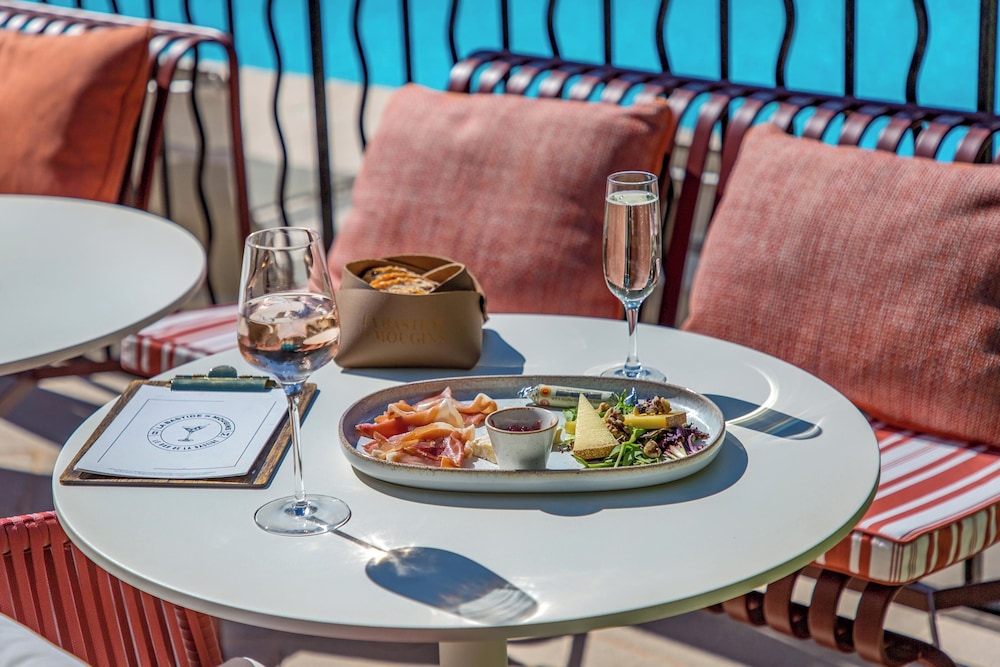 HOTEL DE MOUGINS 32/49