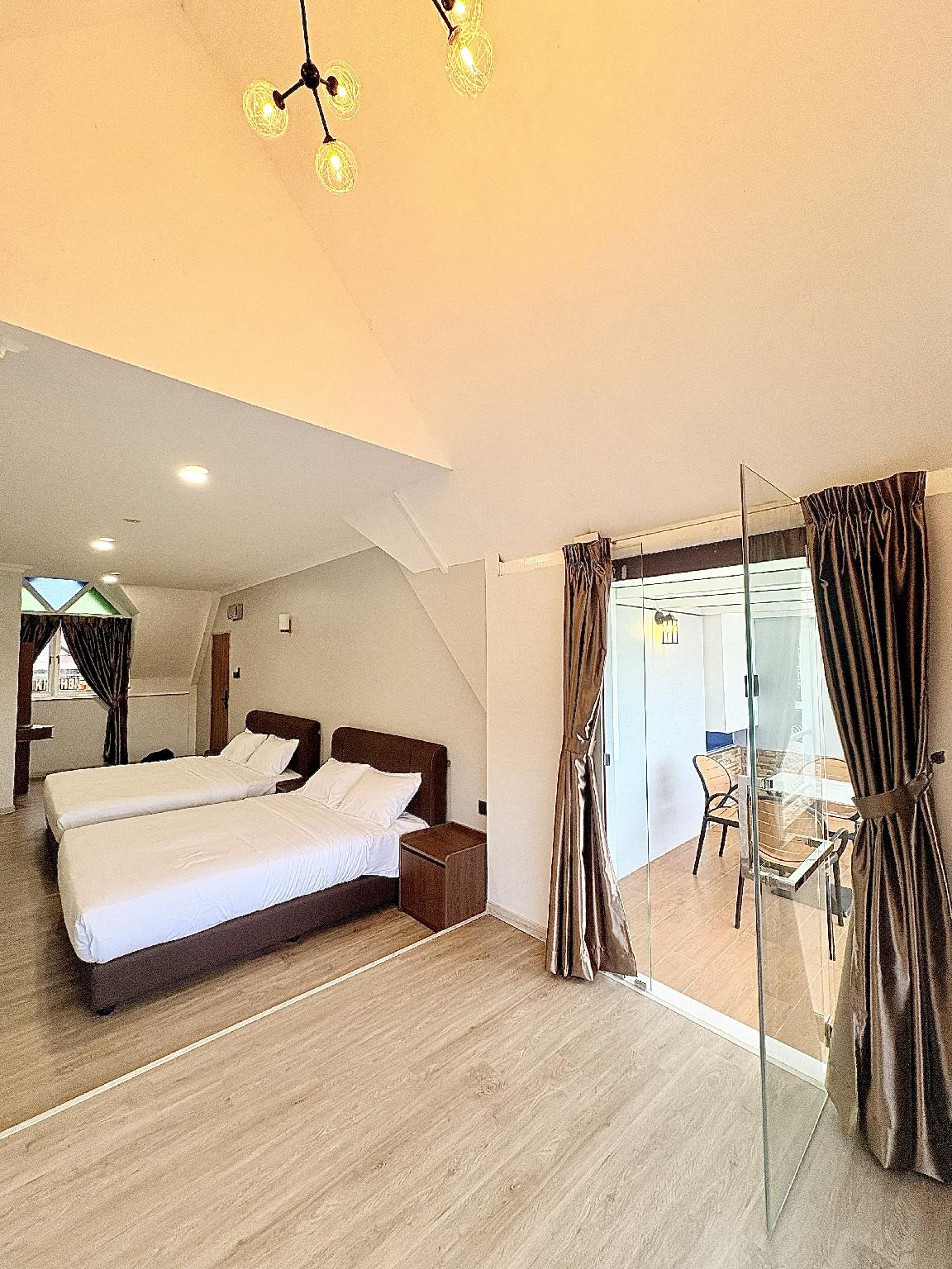 Junior Suite, 2 King Beds, Sunrise View, Balcony