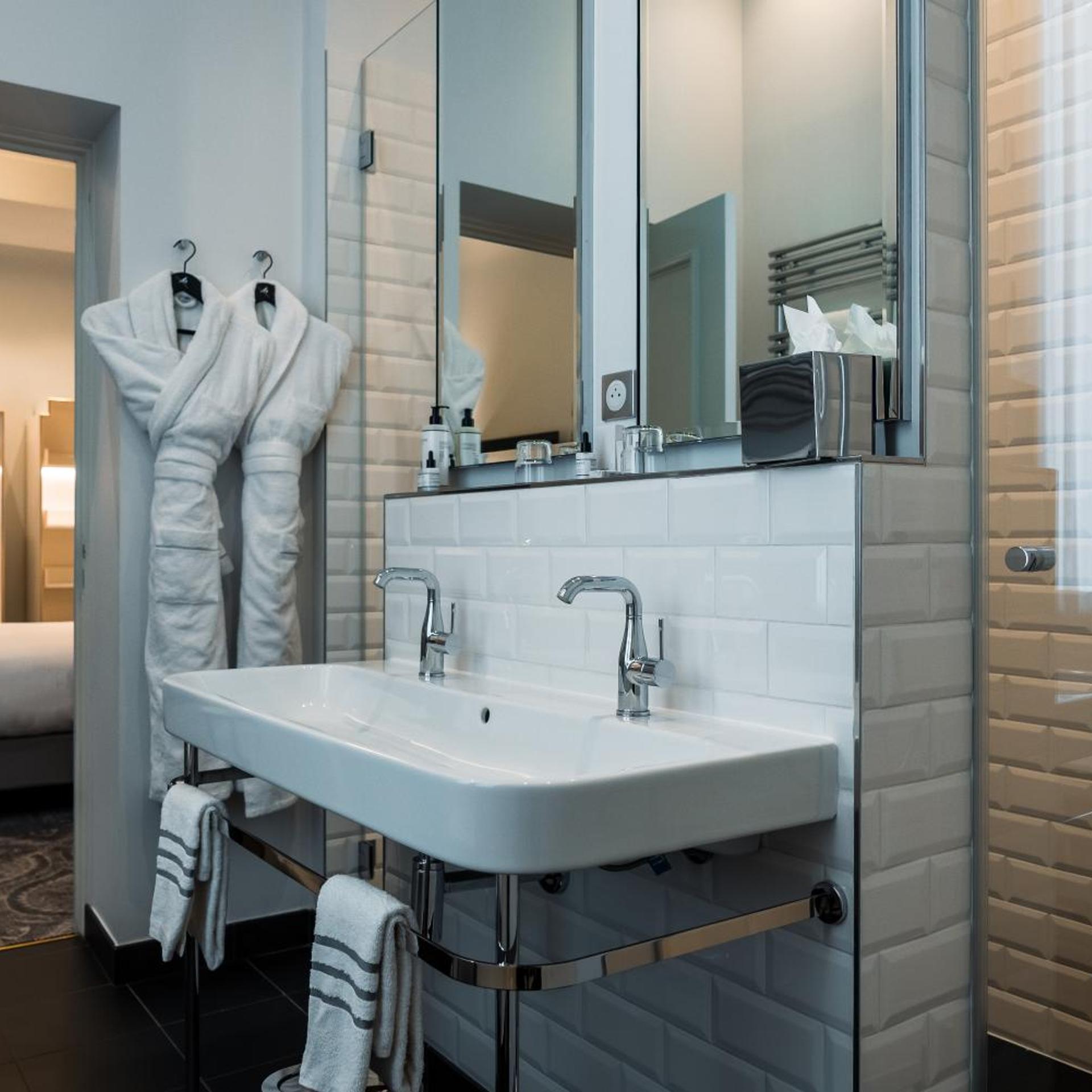 Afterworks, Junior Suite, King Bed، Normandy Hotel Paris - Saint-Honore 9/10