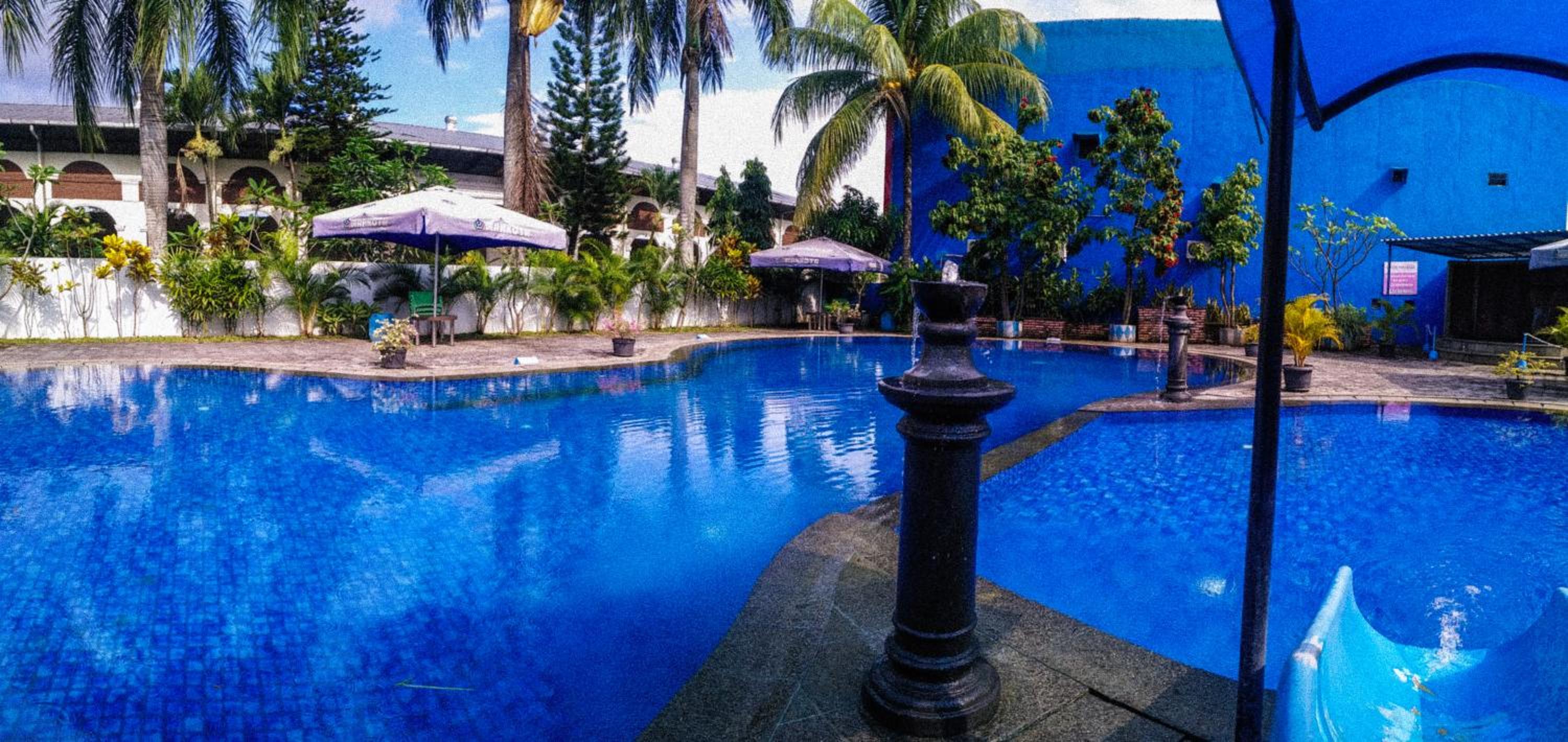 Mahkota Hotel 32/56