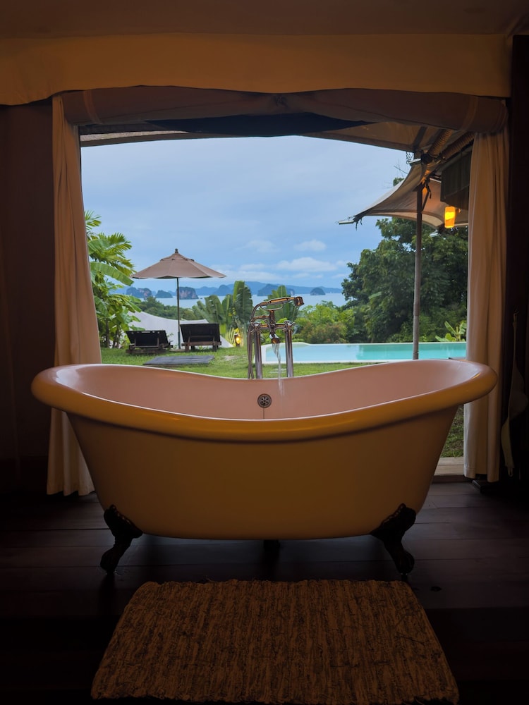 9 Hornbills Tented Camp 48/50
