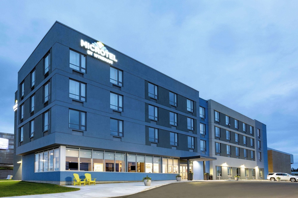 Microtel Inn and Suites by Wyndham Summerside 1/39