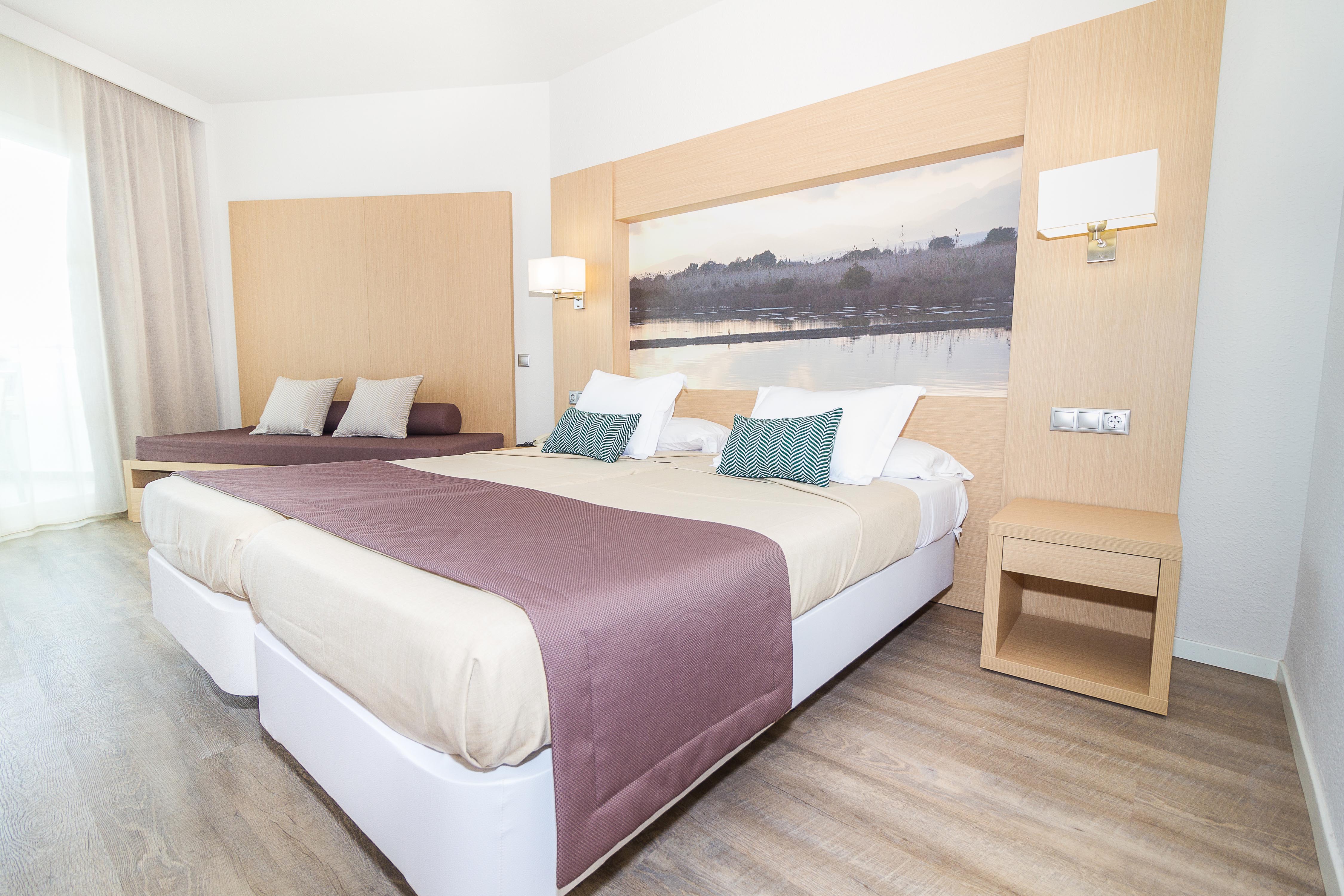 Room, Single, Double or Twin Bed, Balcony