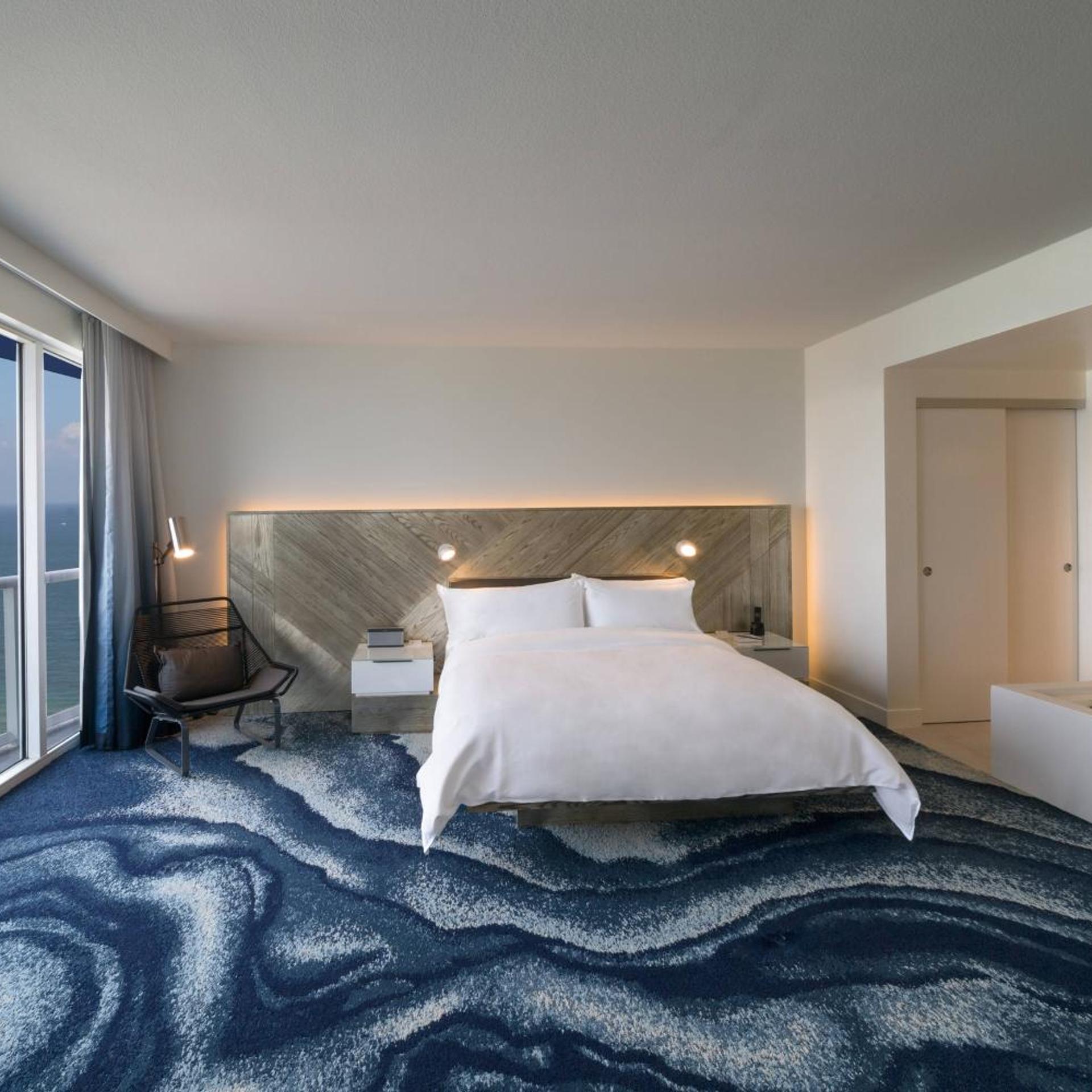 2 Bedrooms, Residential, Deluxe, Suite, 2 King Beds, Intracoastal View, Sofa