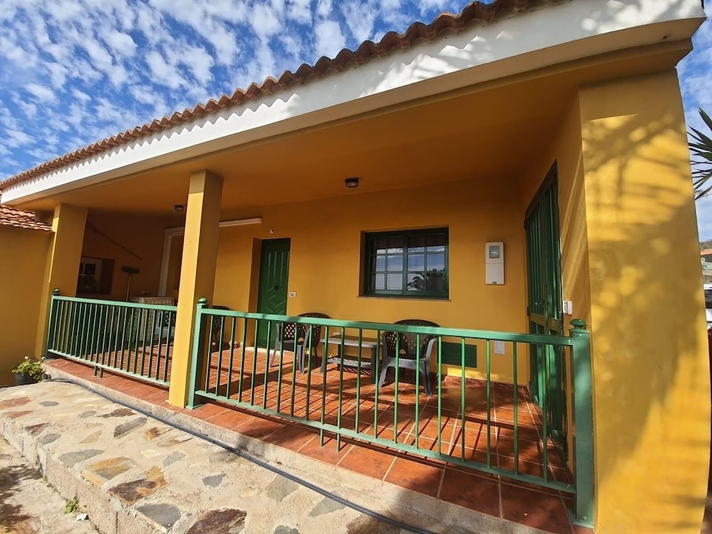 CASAS RURALES AMPARO LAS HAYAS 1/49